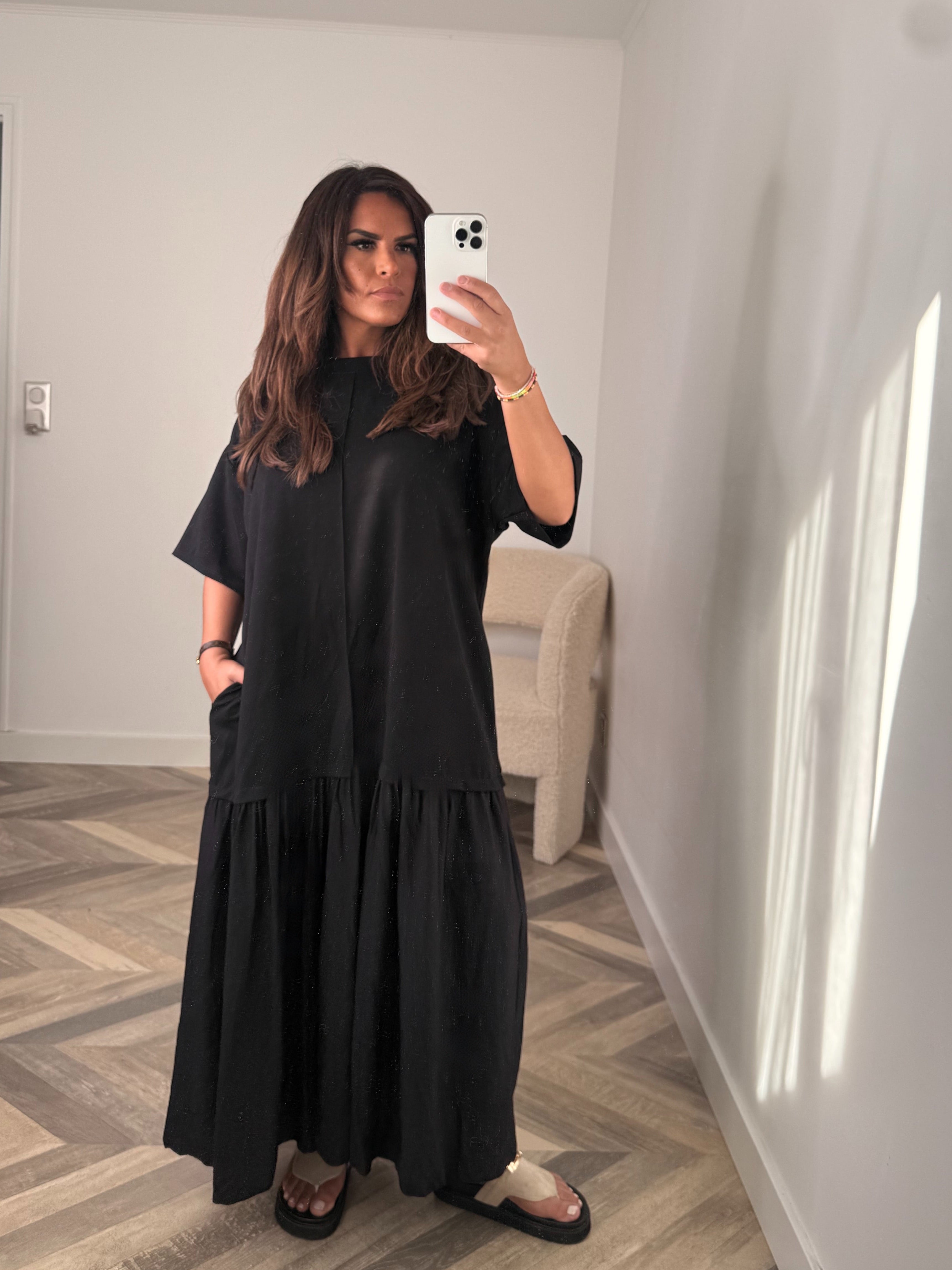 ROBE LONGUE OVERSIZE À VOLANTS